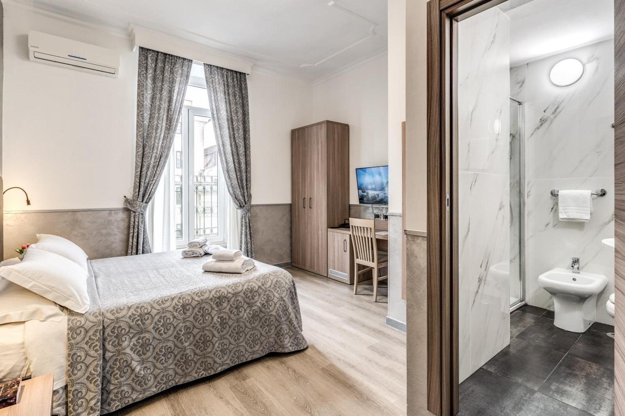 Centro Cavour 3* Rome