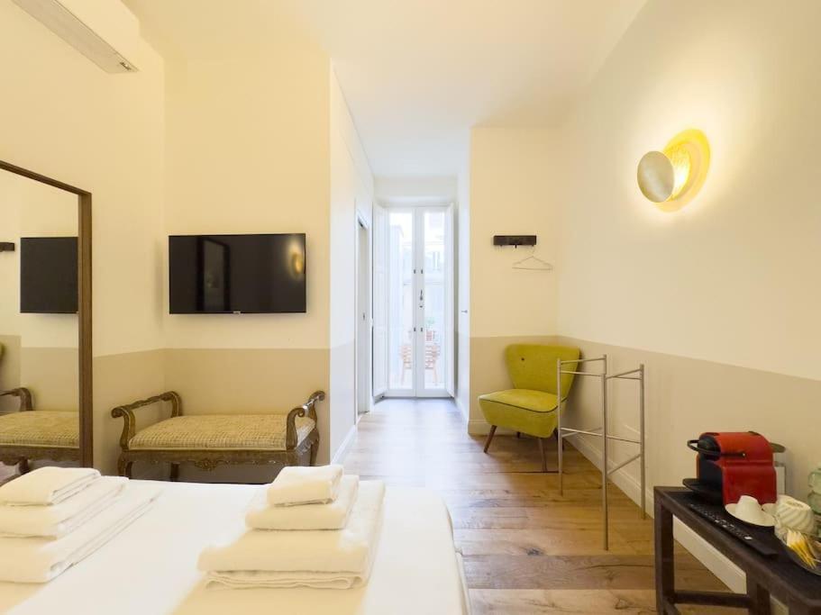 Apartment 5 Minutes Far From Colosseum Rome