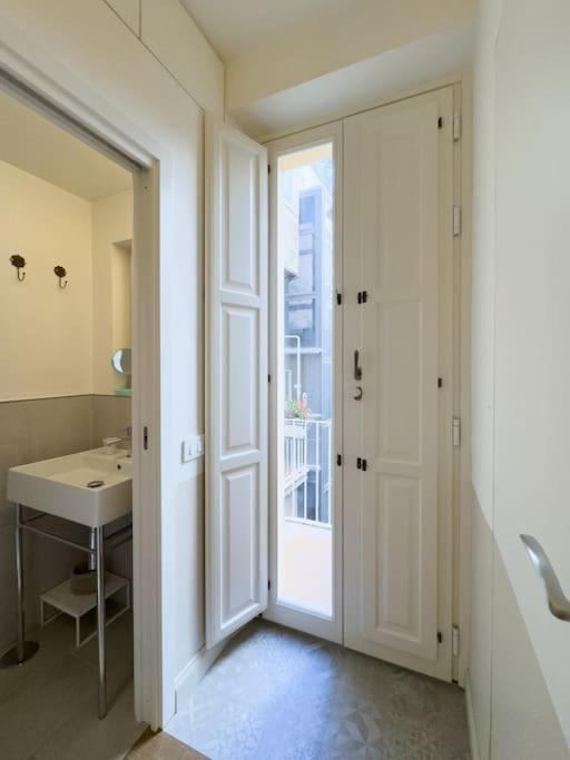 Apartment 5 Minutes Far From Colosseum Rome