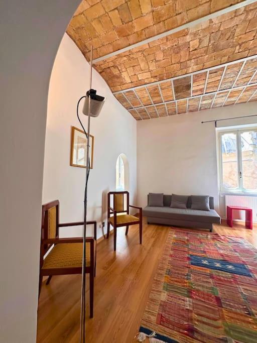 Cozy At The Heart Of The Eternal Apartment
