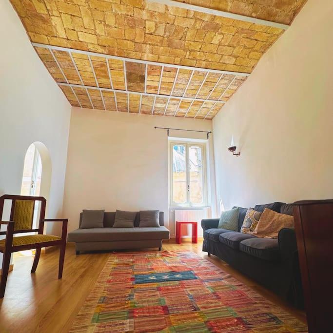 Cozy At The Heart Of The Eternal Rome