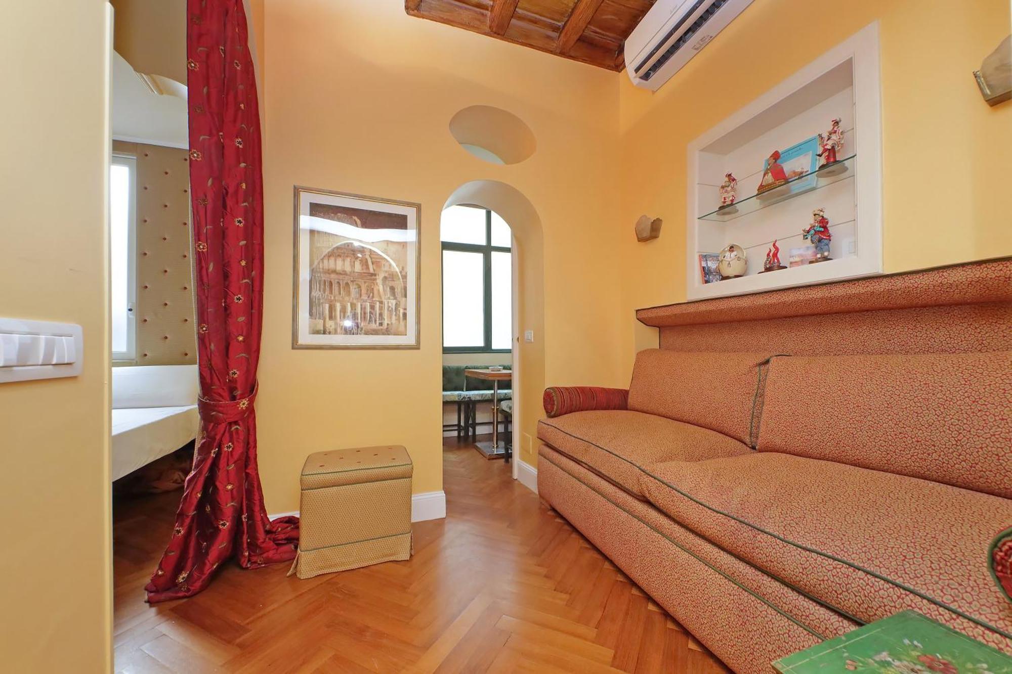 Pantheon Luxury Apartment *