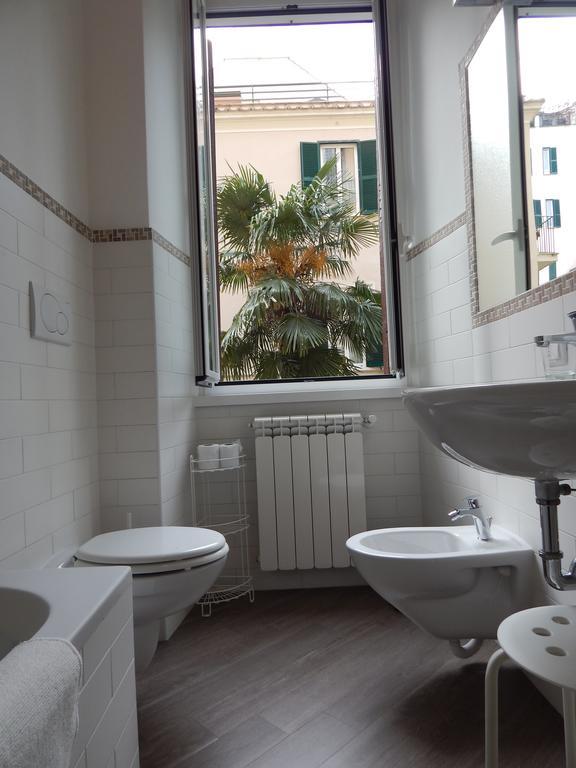 Red Flat In * Rome