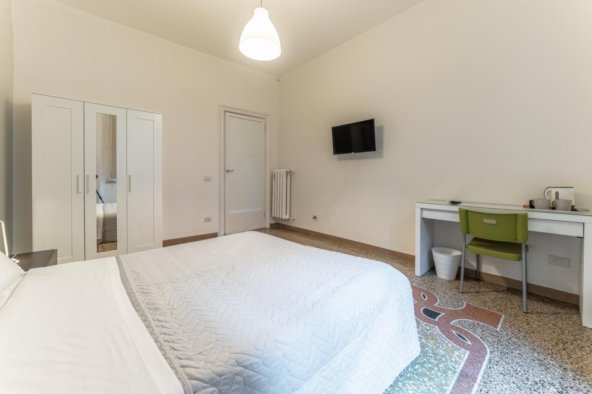 Azzurra B&B - Metro Lodi Rome