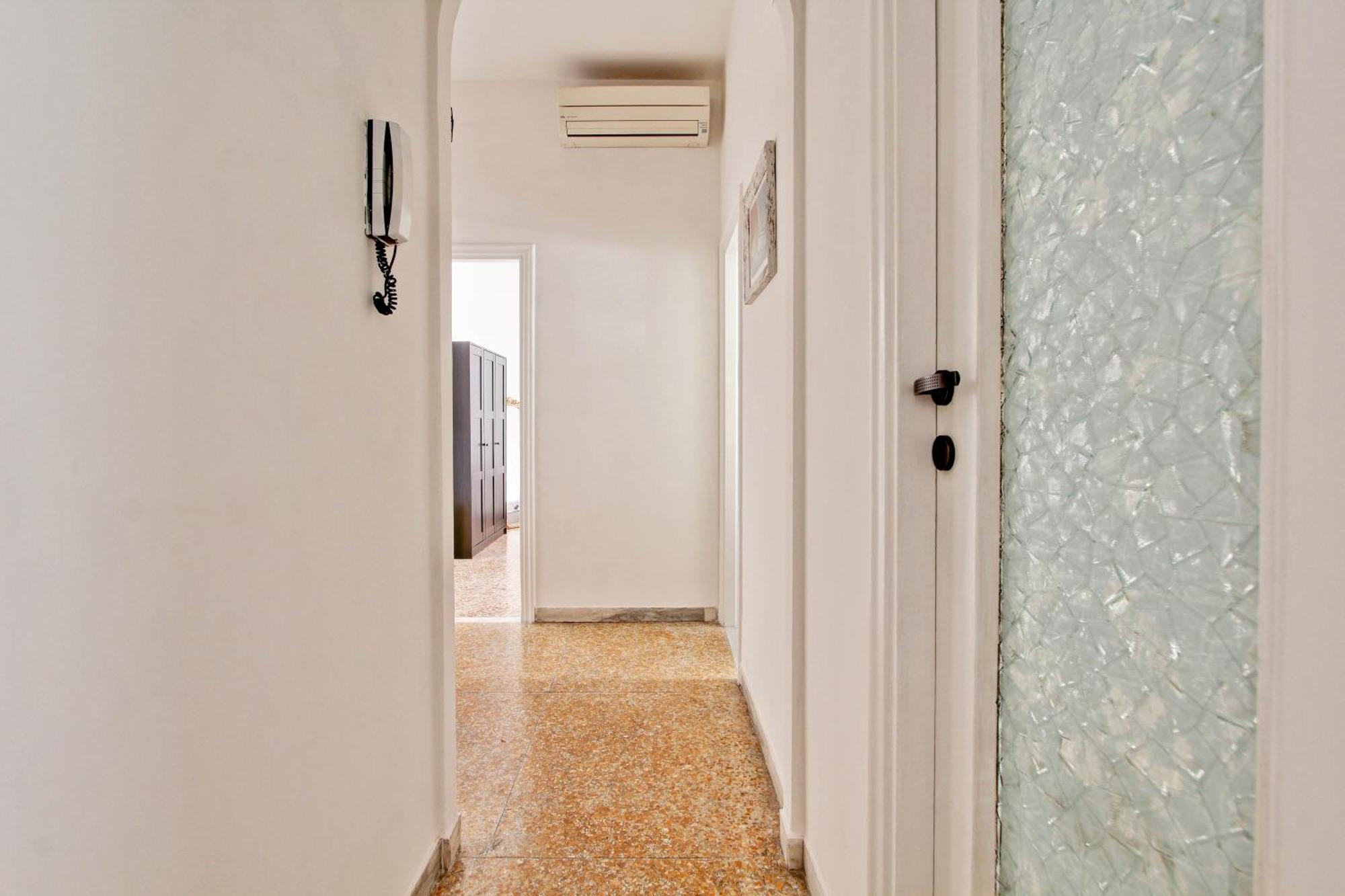 Residenza Santa Barbara * Rome