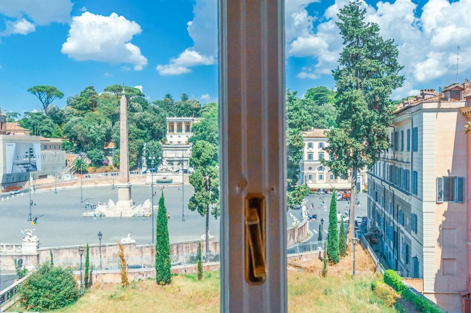 With Magnificent View Apartment