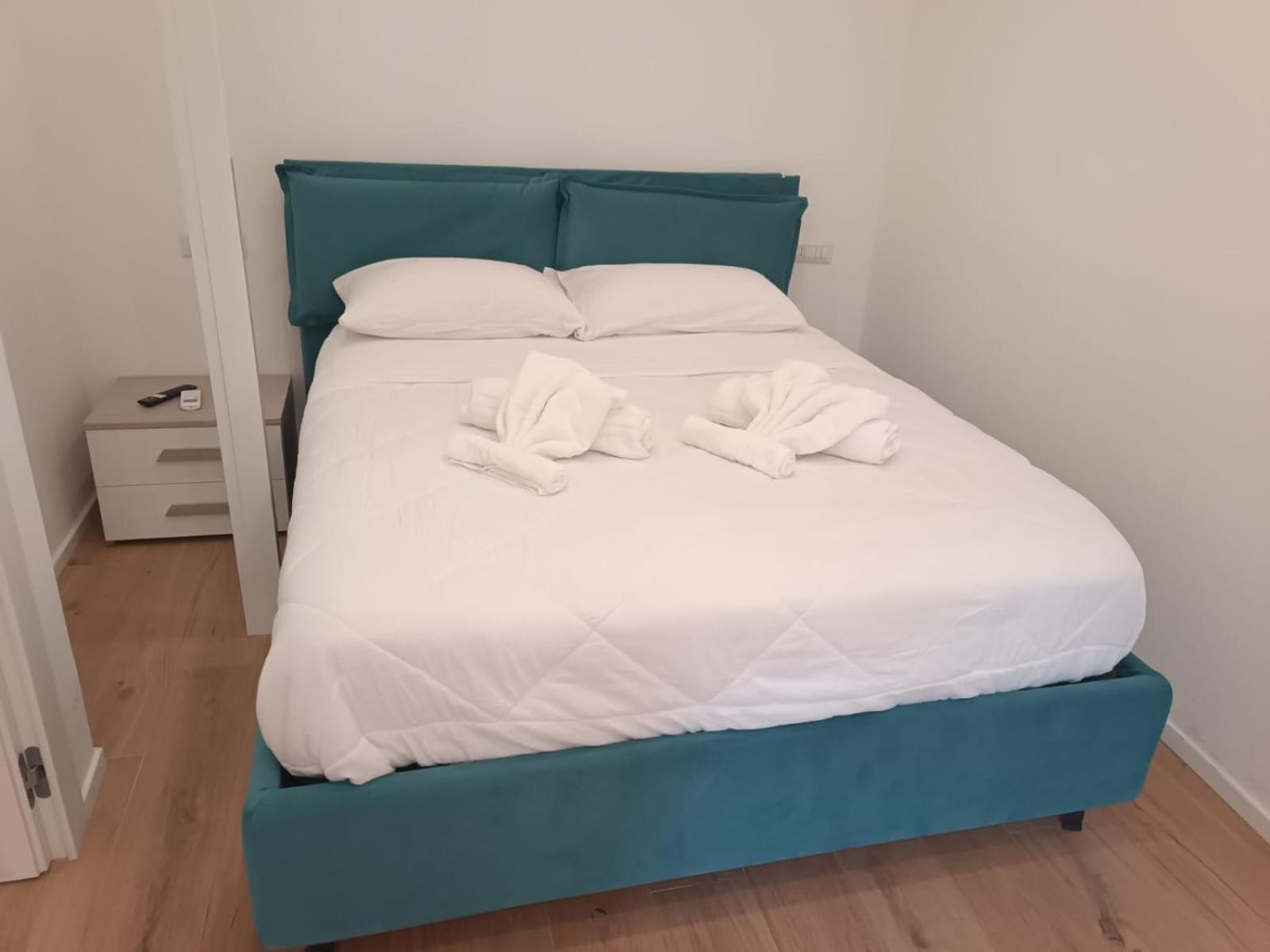 Pm 34 Viale Imperatore Guest House - 50 Mt From Metro San Paolo Roma