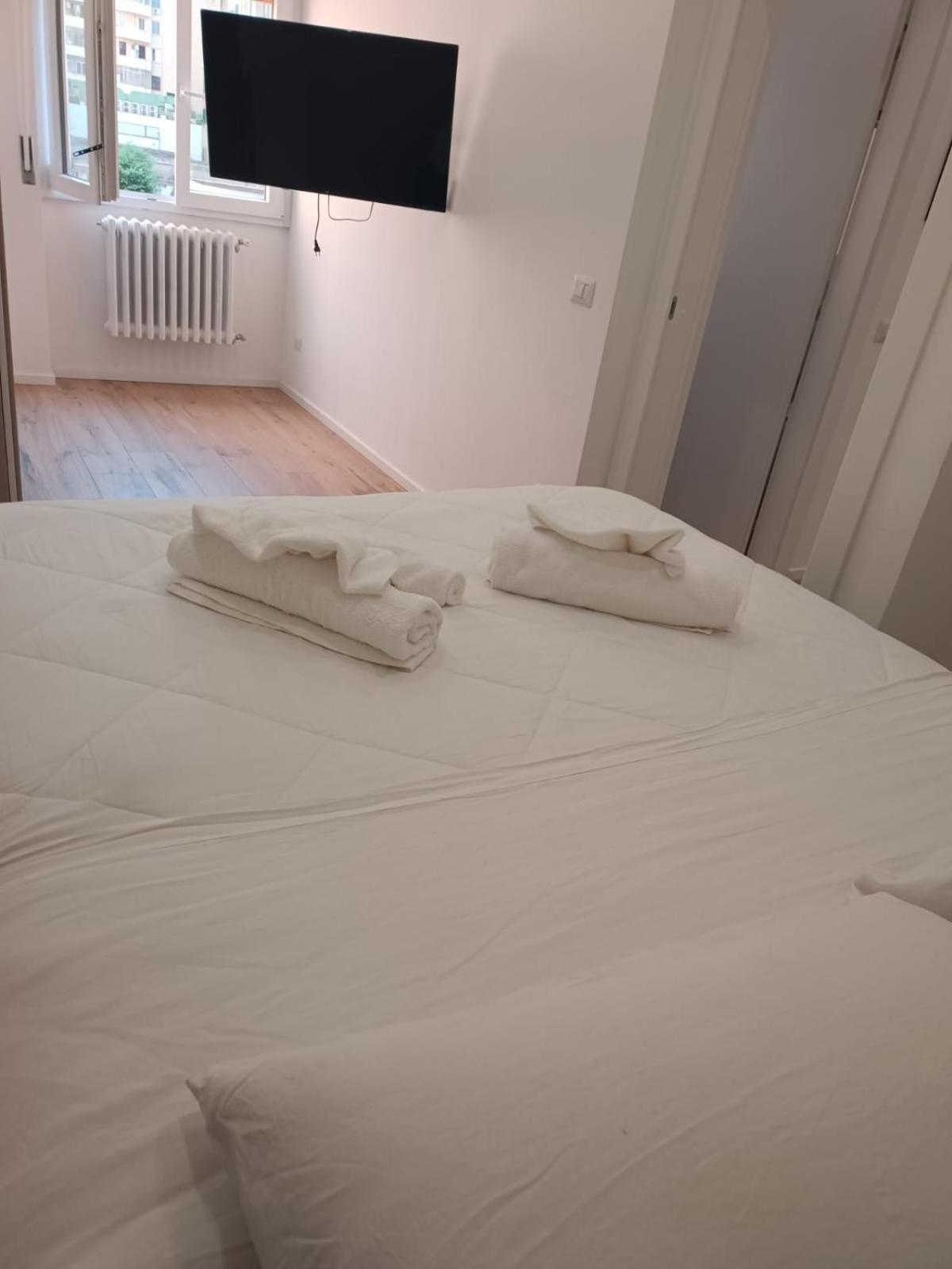 Pm 34 Viale Imperatore Guest House - 50 Mt From Metro San Paolo