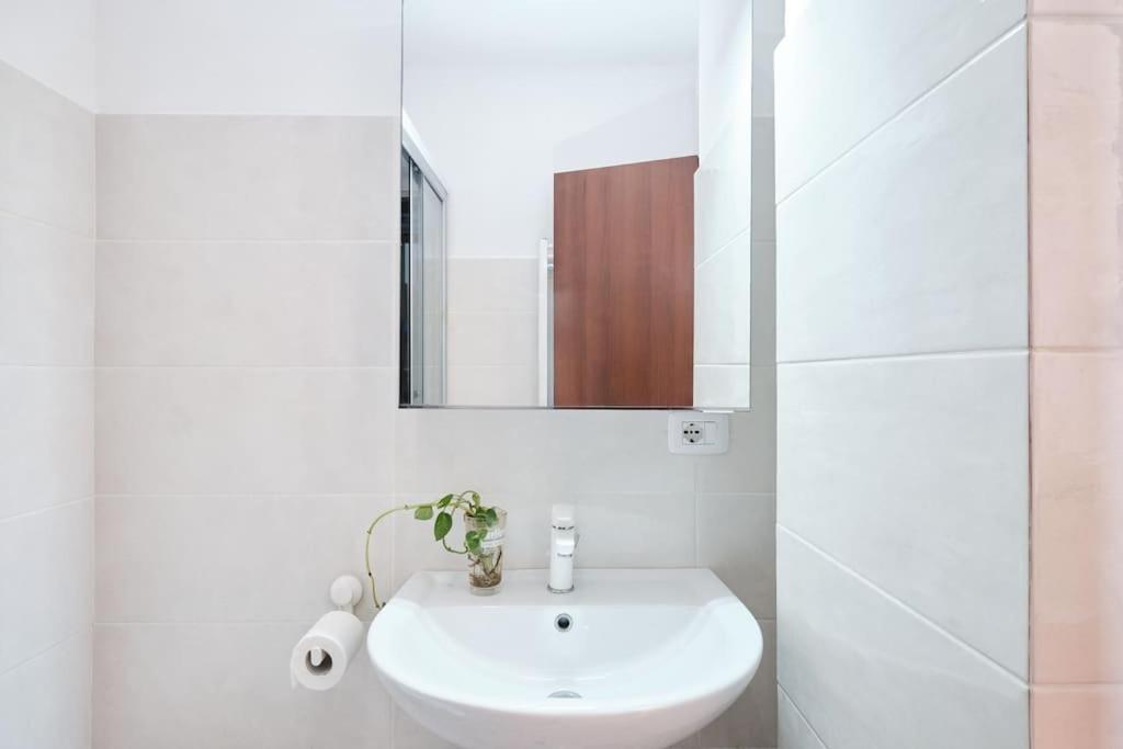 Appartamento Porta Di Roma, Moderno Luminoso Con Wi-fi E Ac