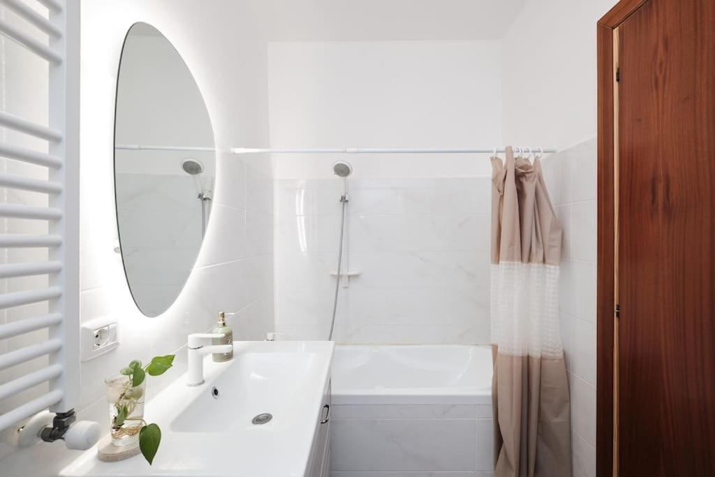 Appartamento Porta Di Roma, Moderno Luminoso Con Wi-fi E Ac