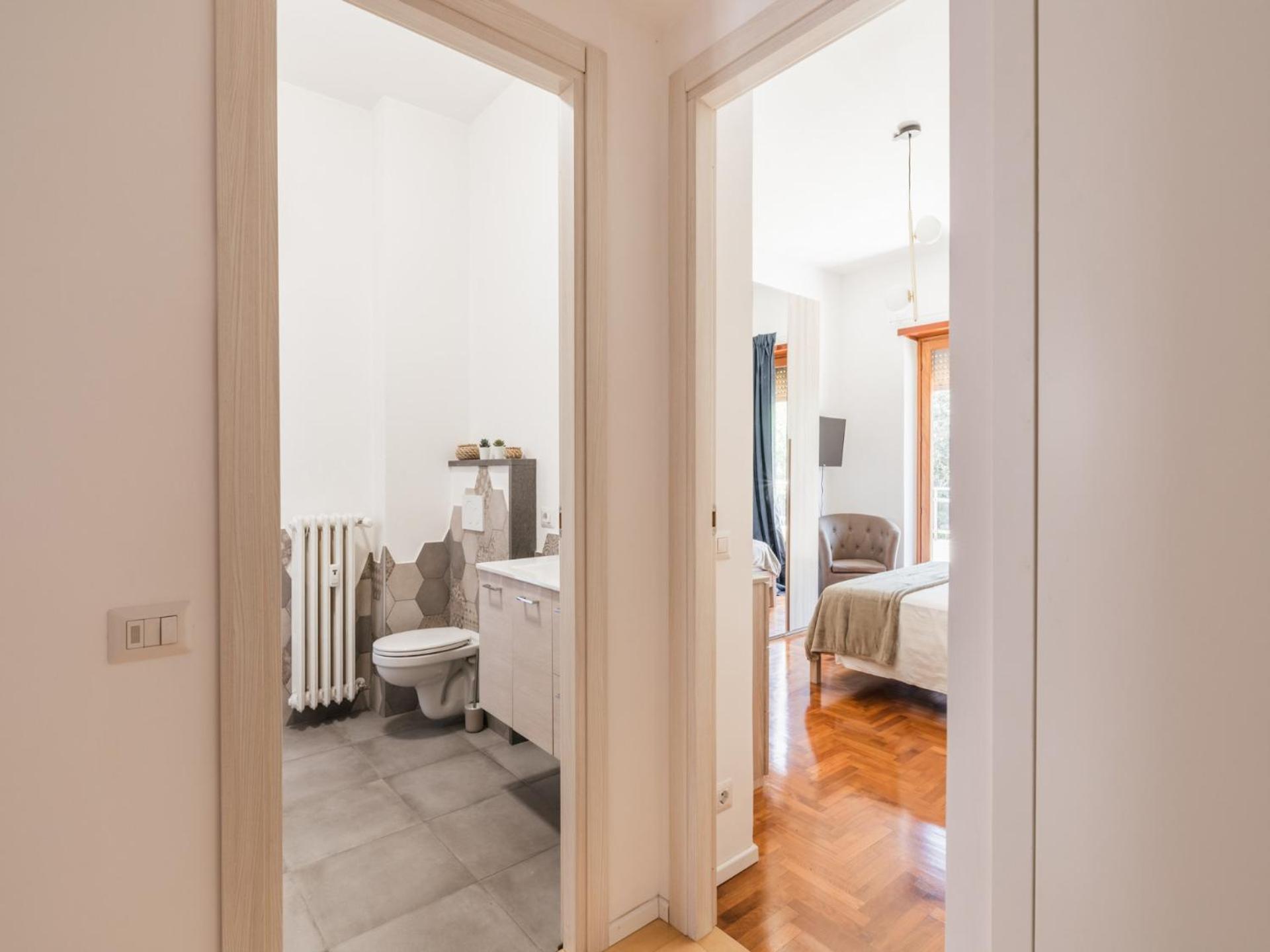 The Rent - Spacious Flat A Stone's Throw From The Vatican Apartment