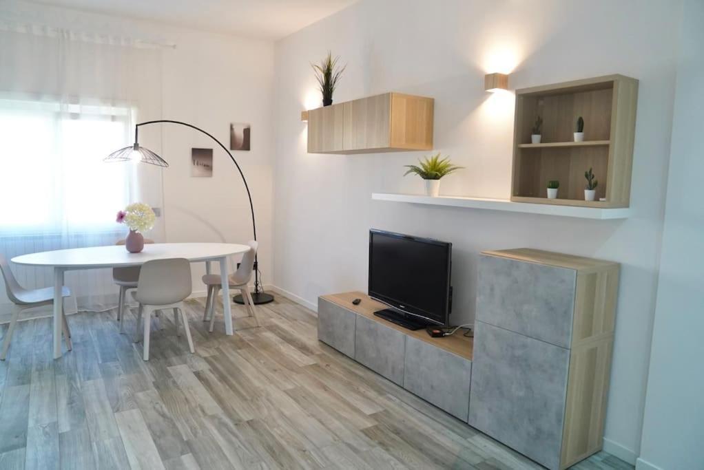 Ottavia Station Apartment *