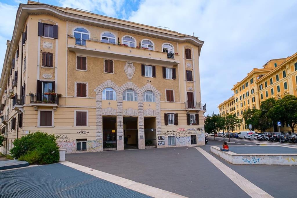 Ht La Spezia Bilo * Rome