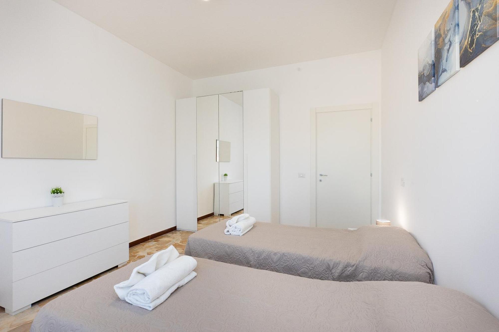 Baldo By In Apartment *