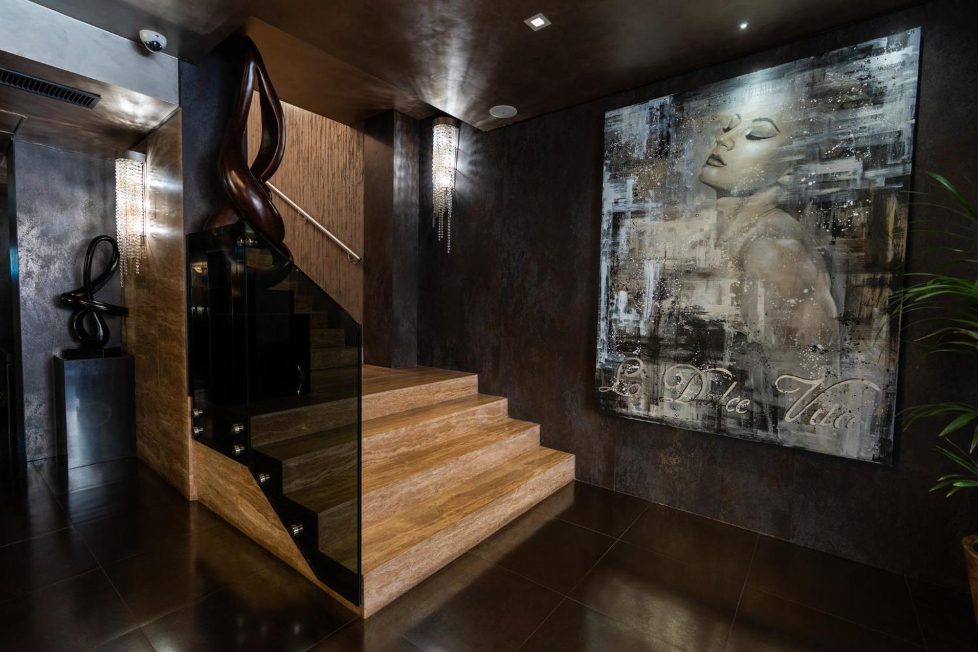 Divina Luxury 4*