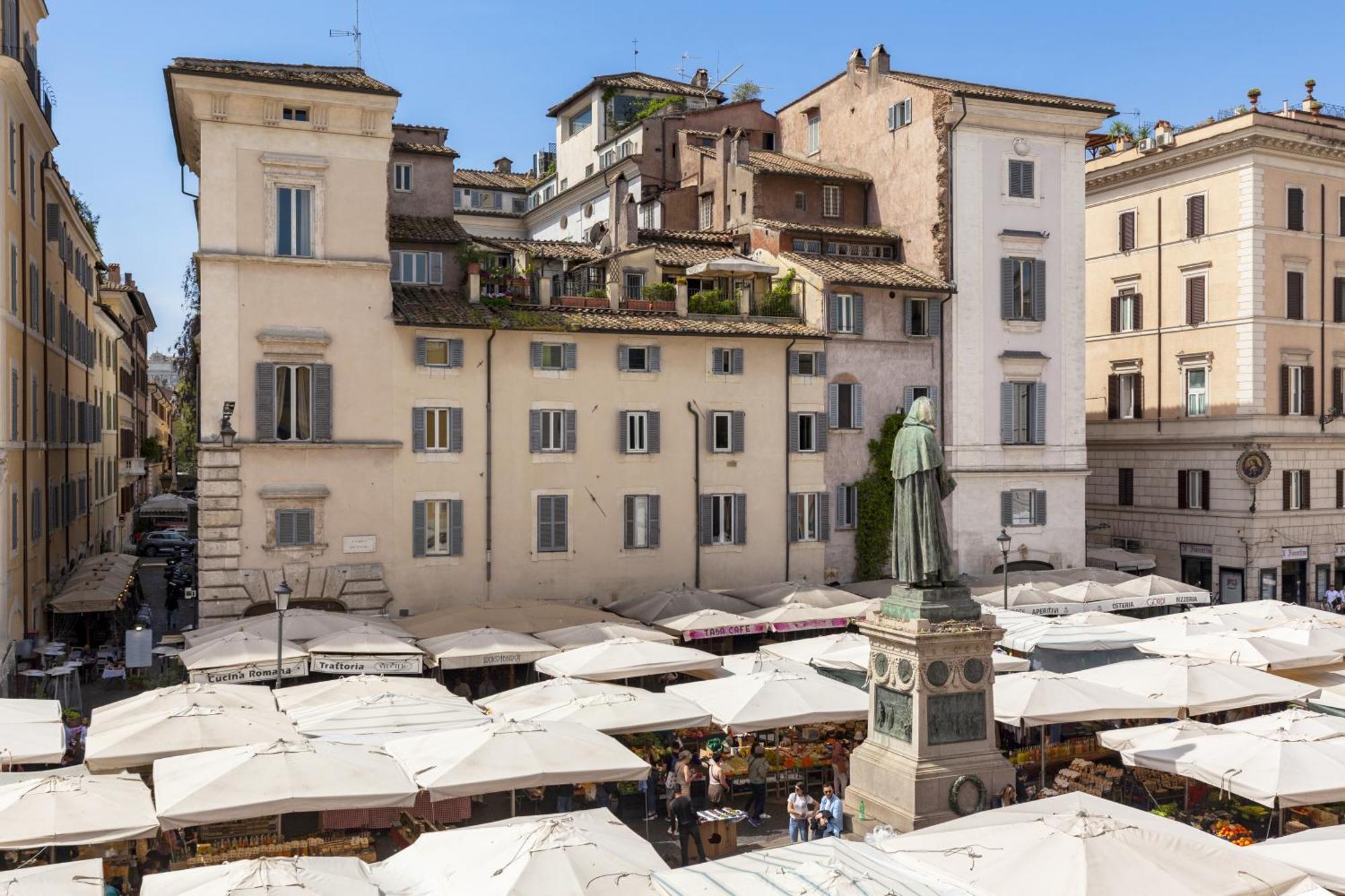 Campo Dei Fiori Luxury Gold Apartment