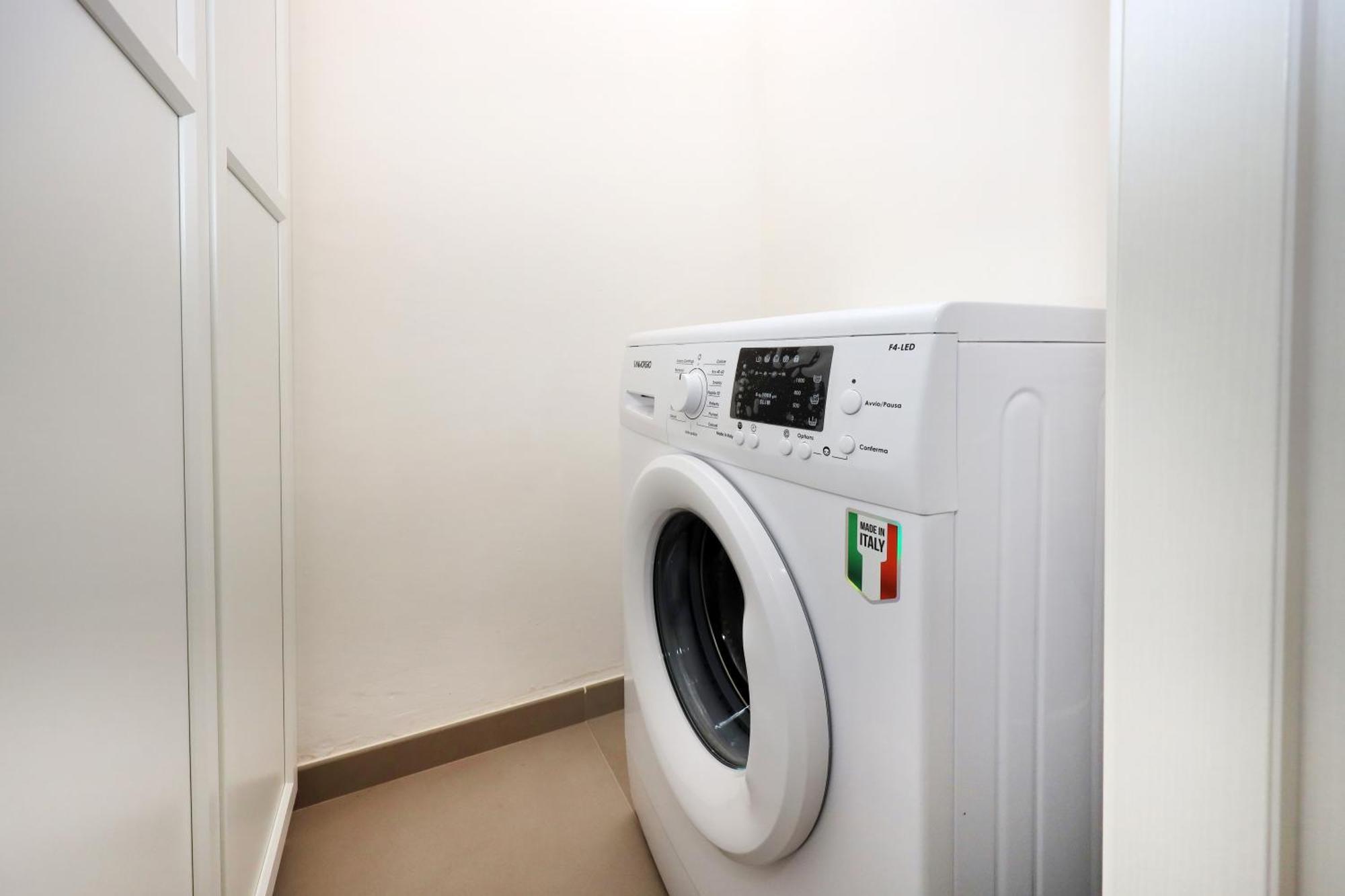 Basilica San Paolo Nuvola Eur Modern Apartment Rome