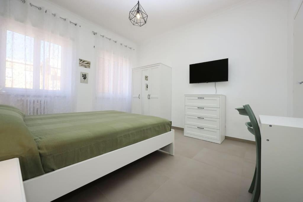 Basilica San Paolo Nuvola Eur Modern Apartment Rome
