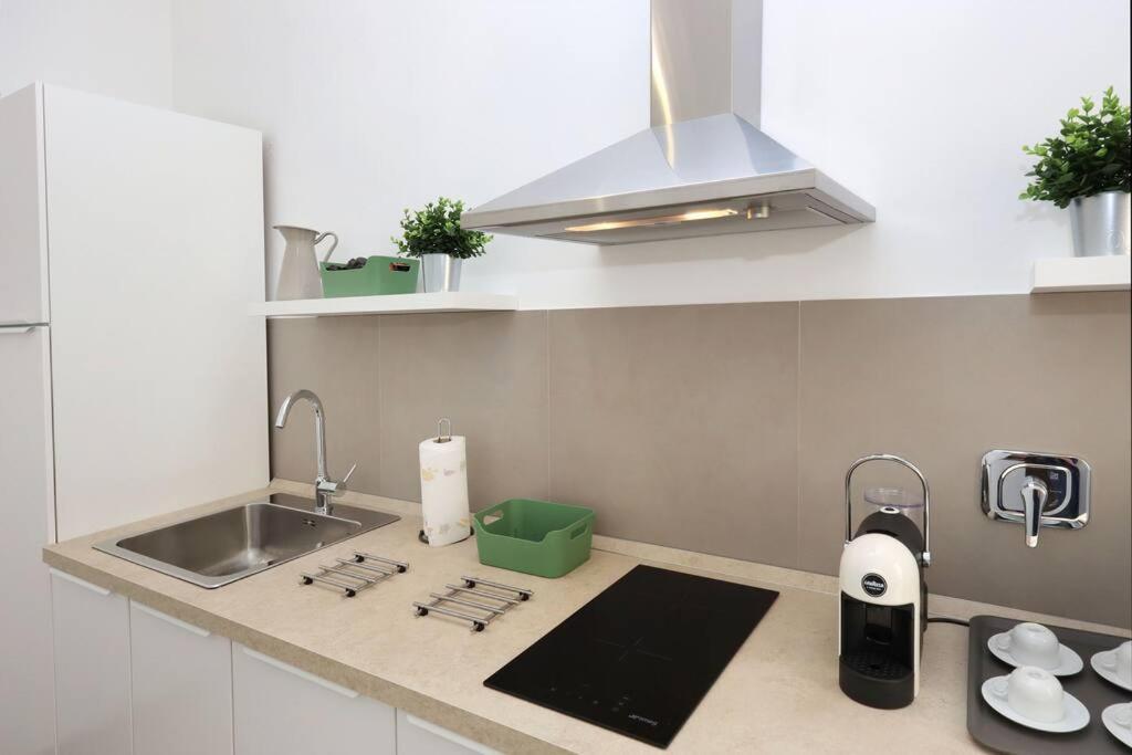 Apartment Basilica San Paolo Nuvola Eur Modern *