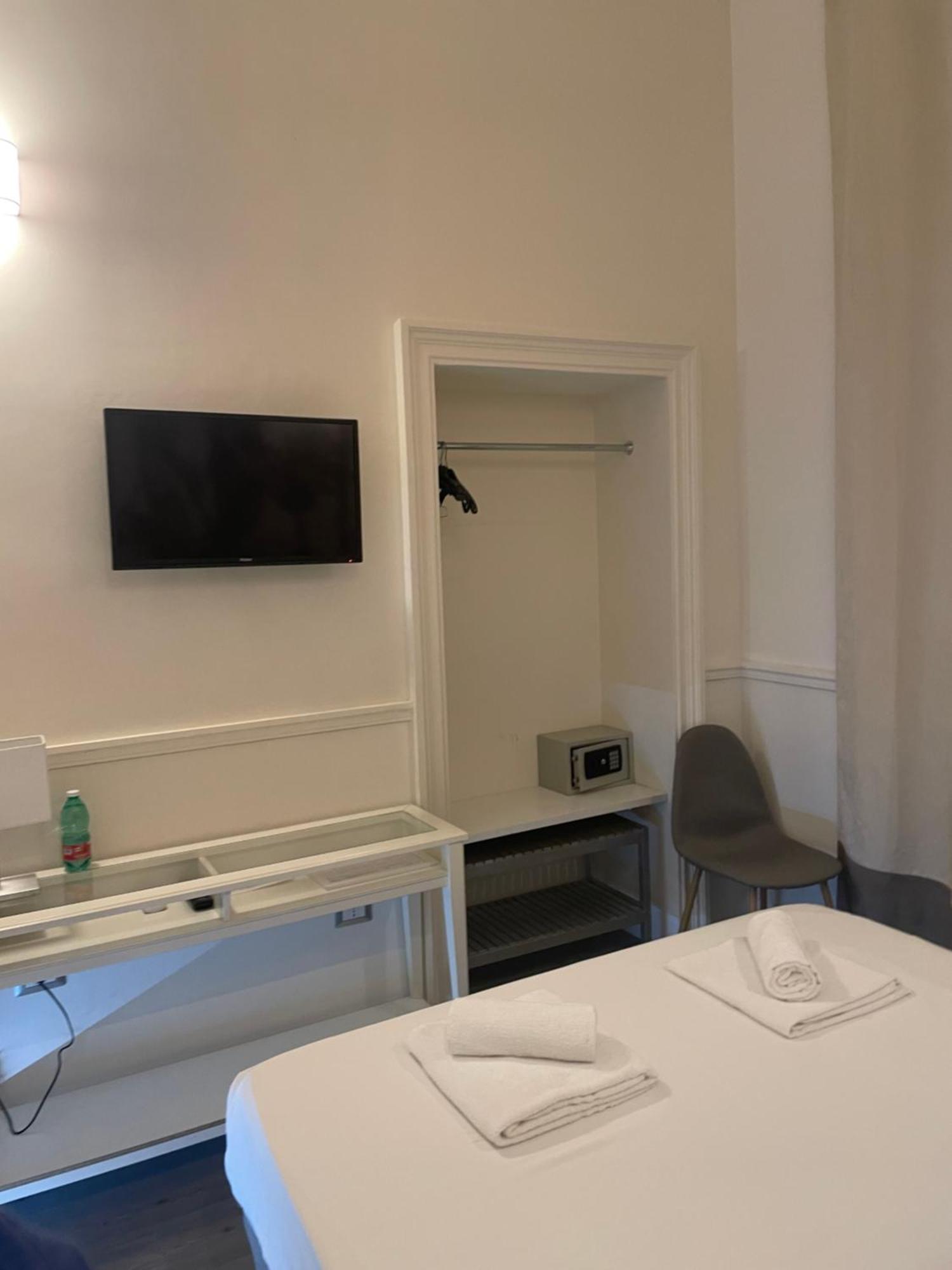 Arts & Guest house *