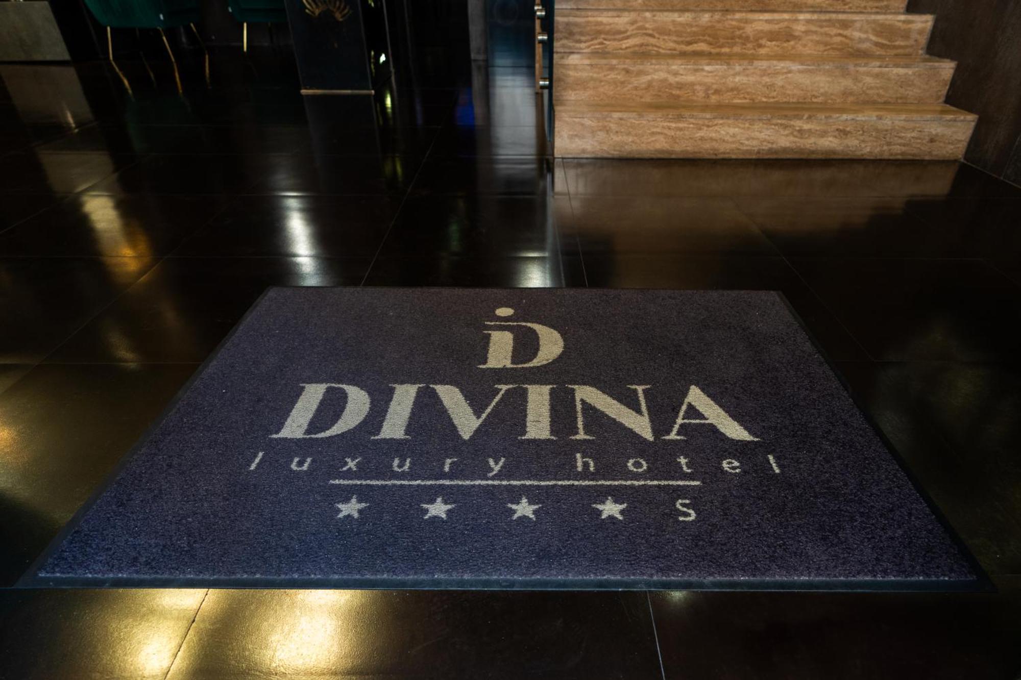 Divina Luxury