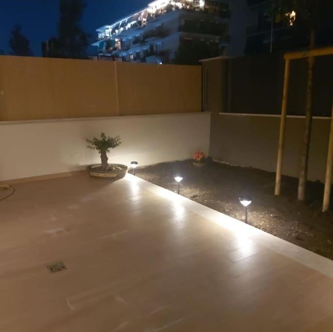 Monolocale Nuova Costruzione Con Giardino Rome