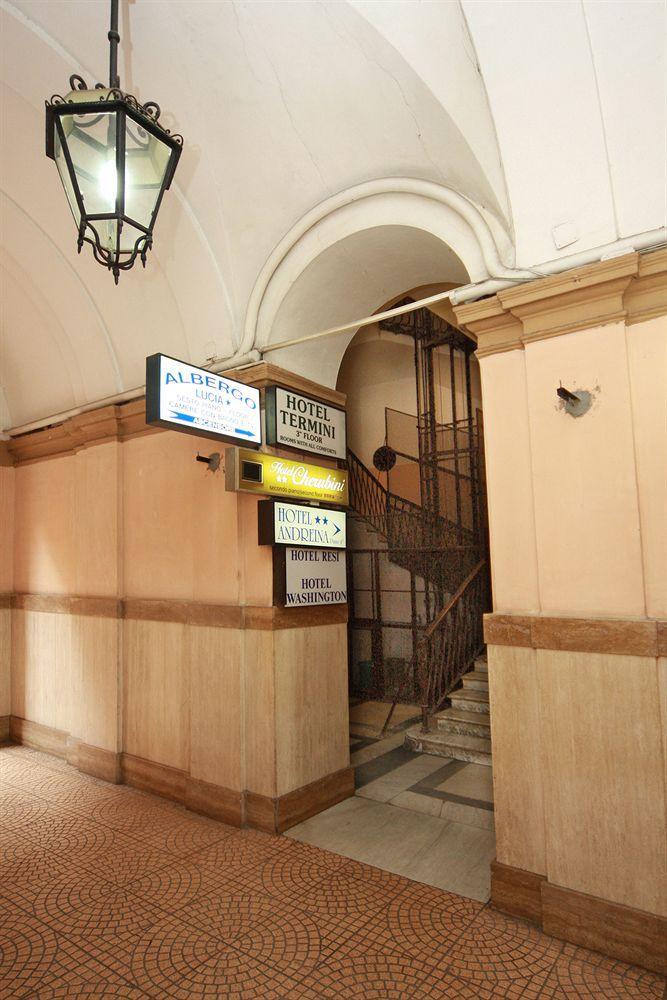 Lucia Hotel
