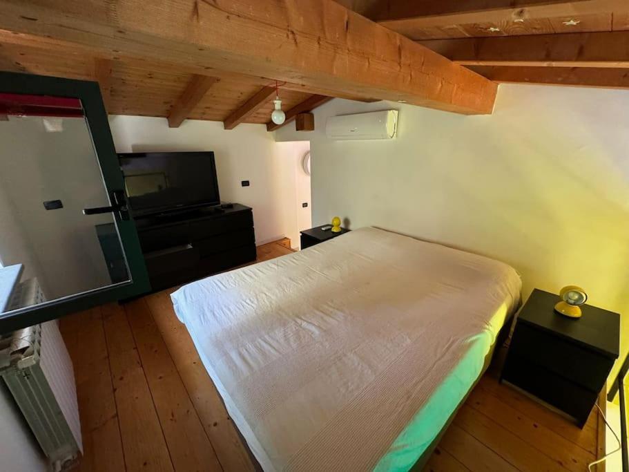 Appartamento Casa Indipendente Con Vista Acquedotto
