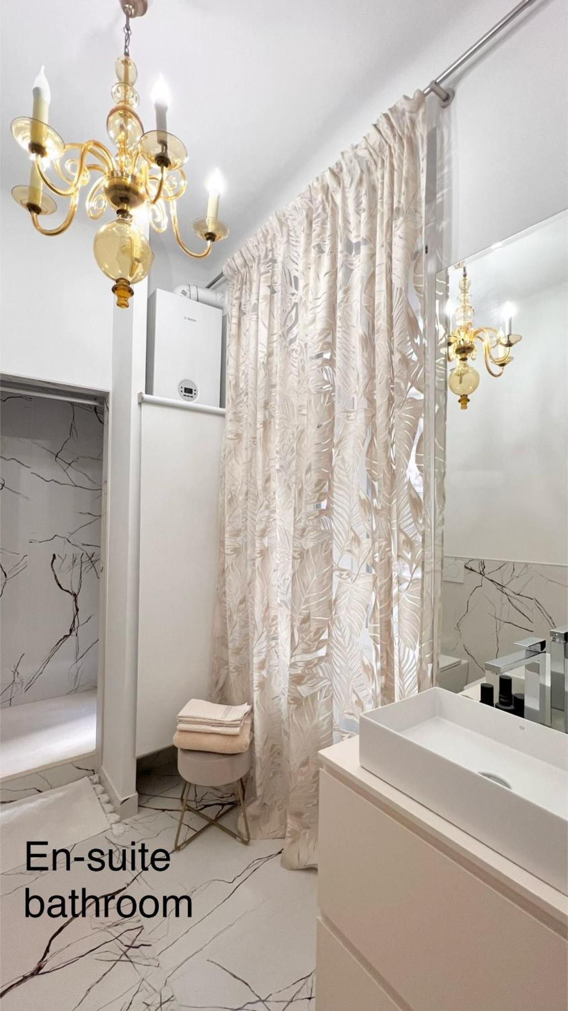 3bdr In The Heart Of Apartment *