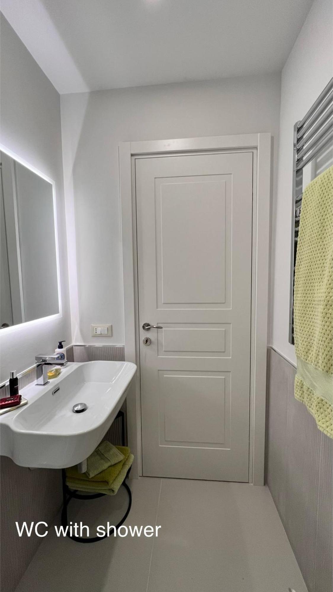 Apartment 3bdr In The Heart Of *