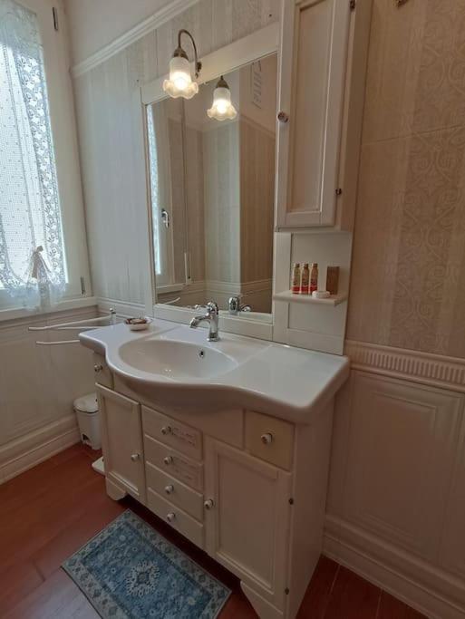 Cinecitta - 50 Meters From Subway Line A Apartment Rome