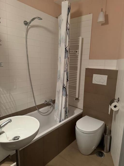 Double Family House - Comfort And Privacy *