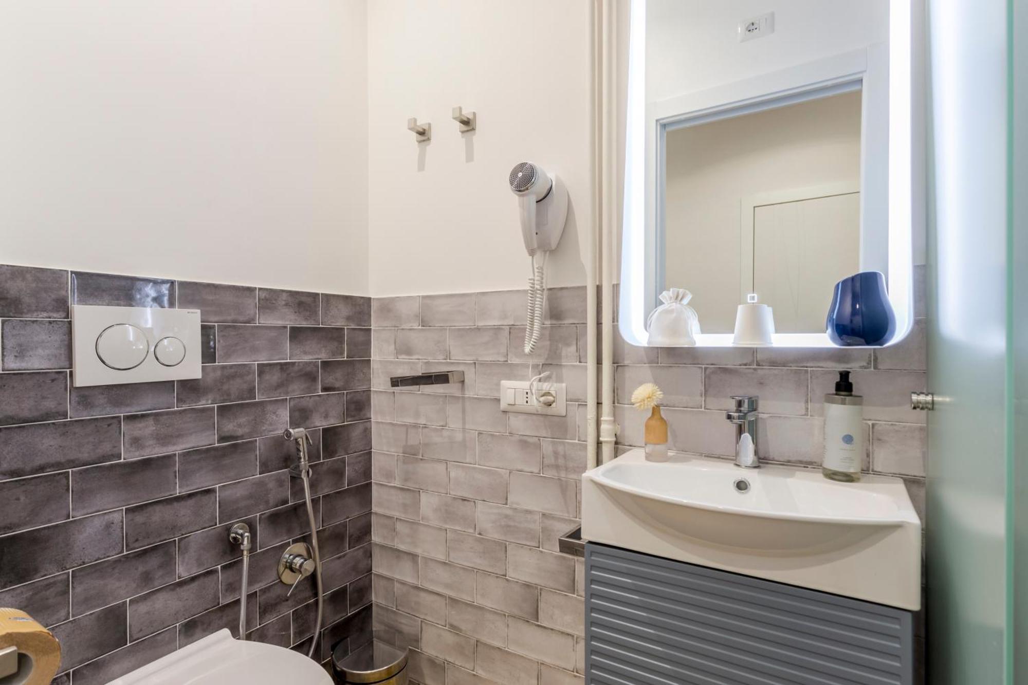 Romi Guest house *