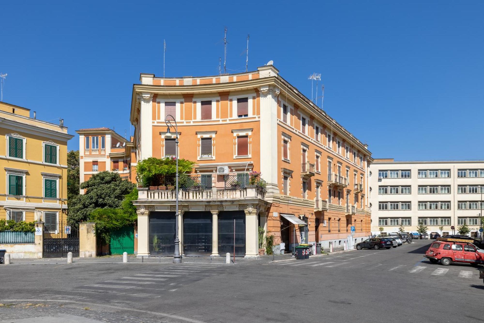 Apartment Piazza Caprera - Family Rome