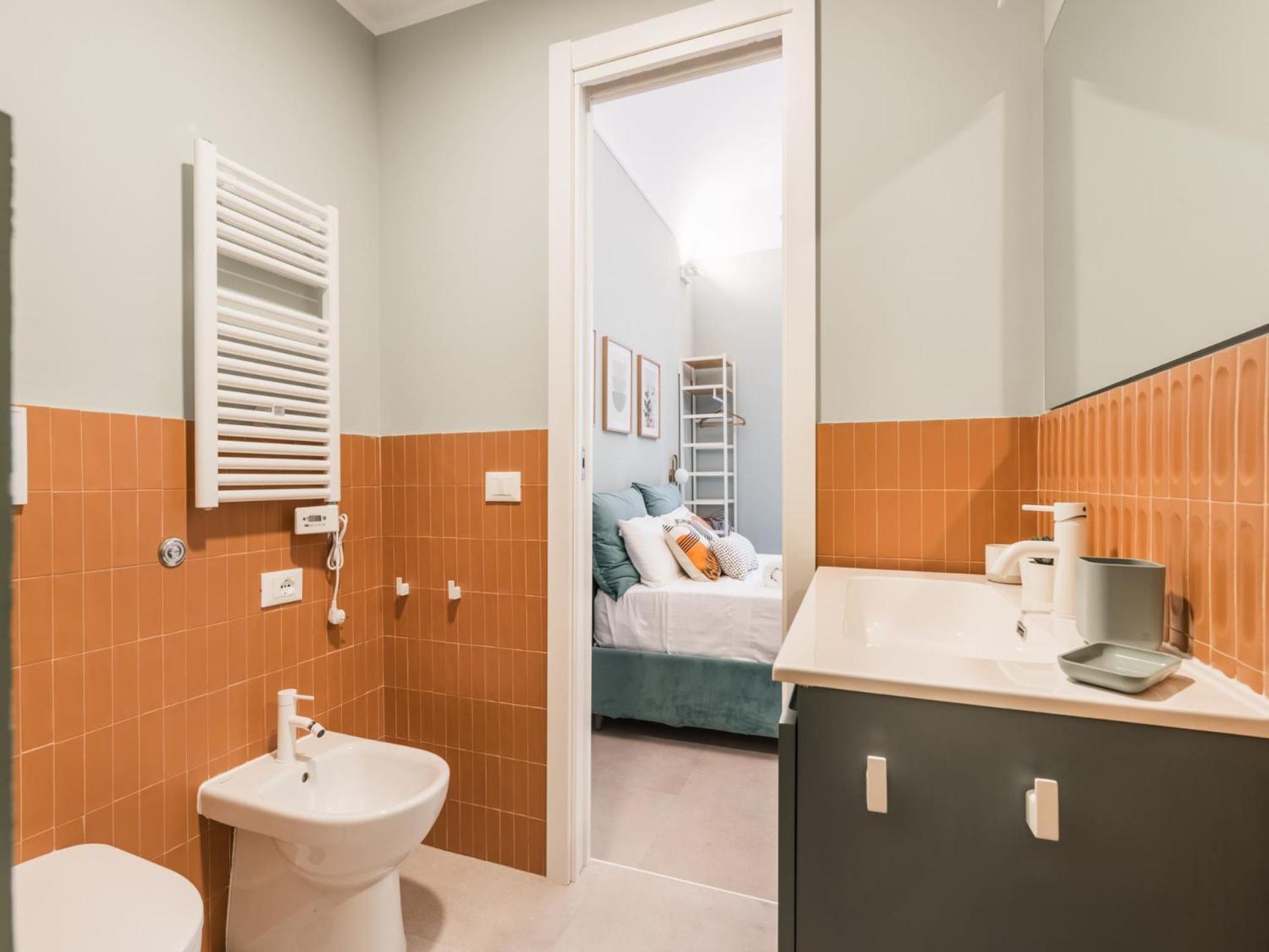 The Rent - Modern Two-bedroom In Esquilino Area Apartment Rome
