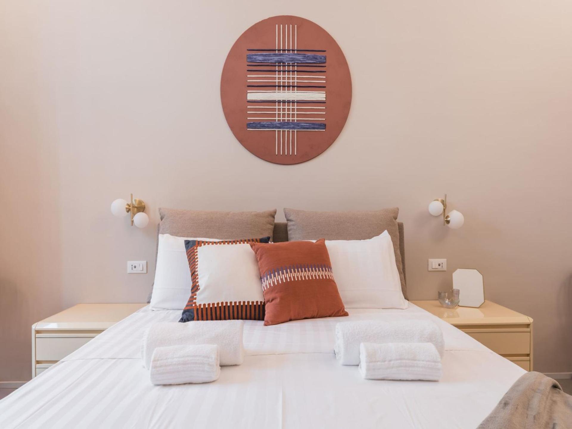 The Rent - Modern Two-bedroom In Esquilino Area Apartment Rome