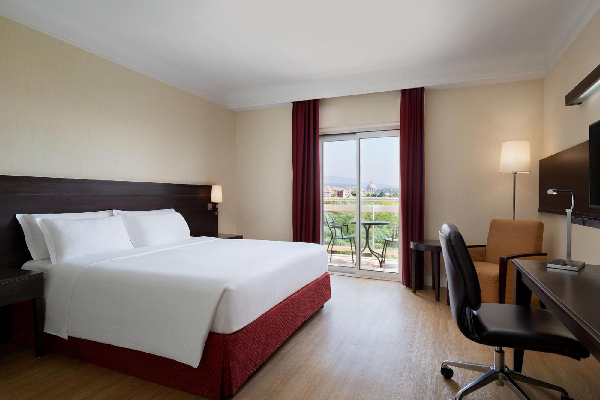 Hotel Courtyard By Marriott Park Rome