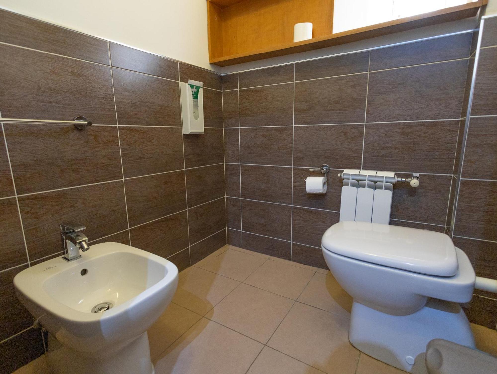 Romerooms Cola Di Rienzo Bed & Breakfast