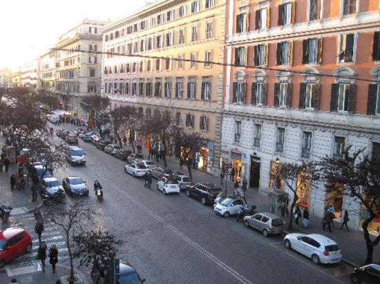 Romerooms Cola Di Rienzo 2*
