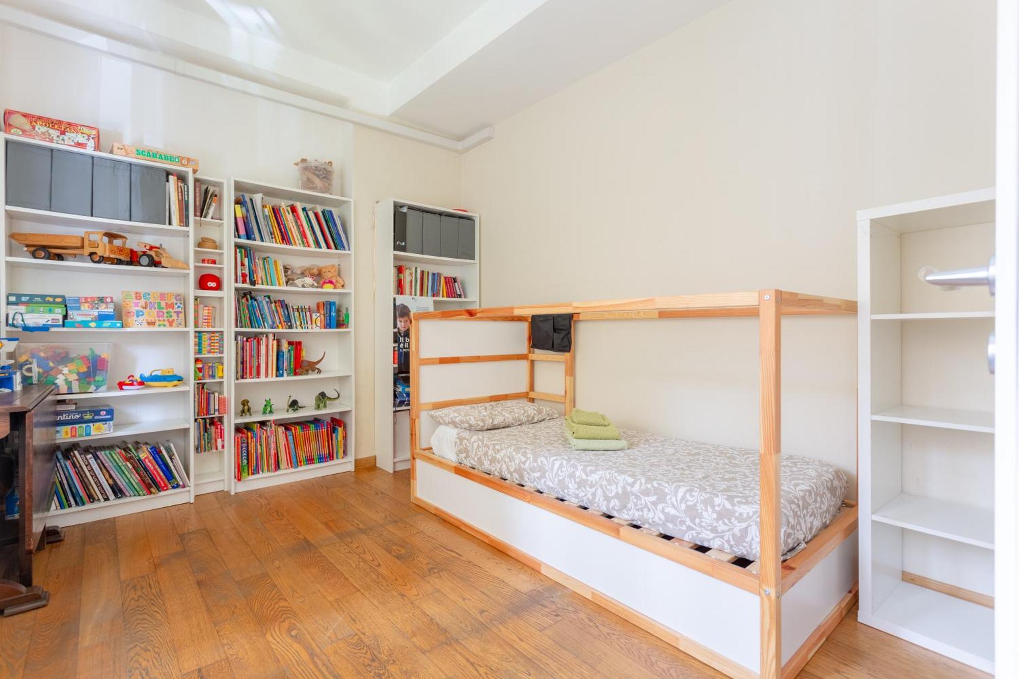 Comfortable In A Strategic Position Apartment