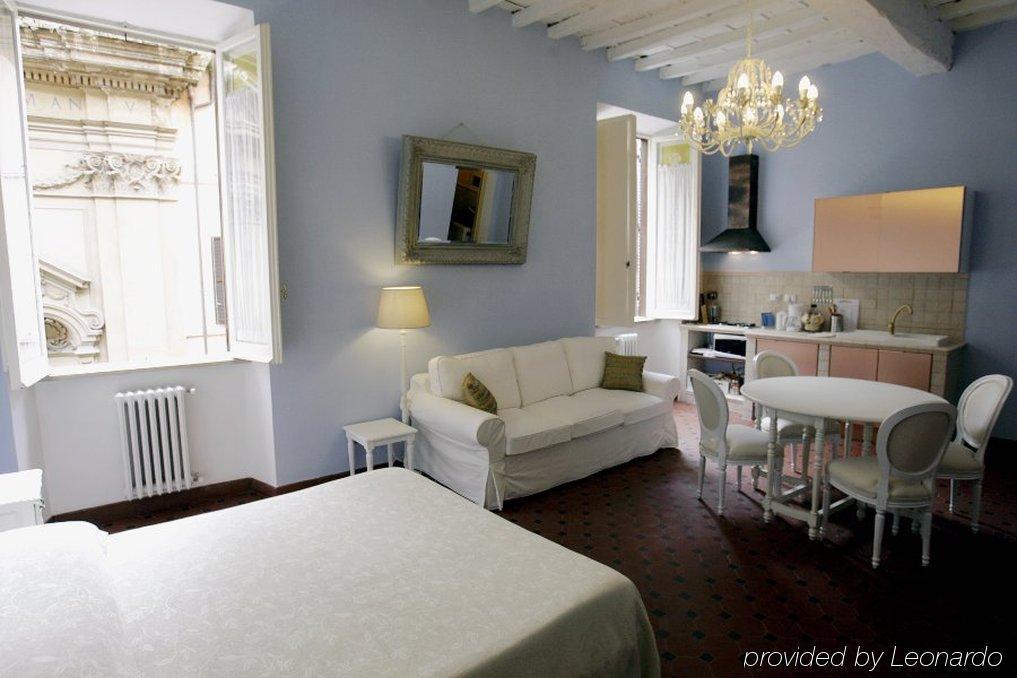Casa De' Fiori 3* Rome