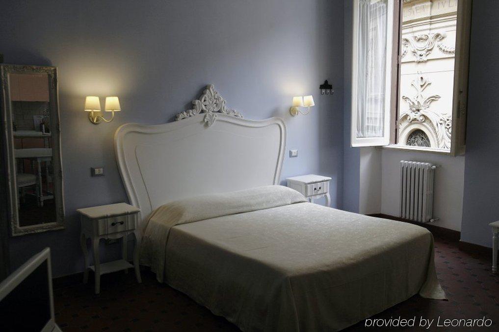 Casa De' Fiori 3* Rome
