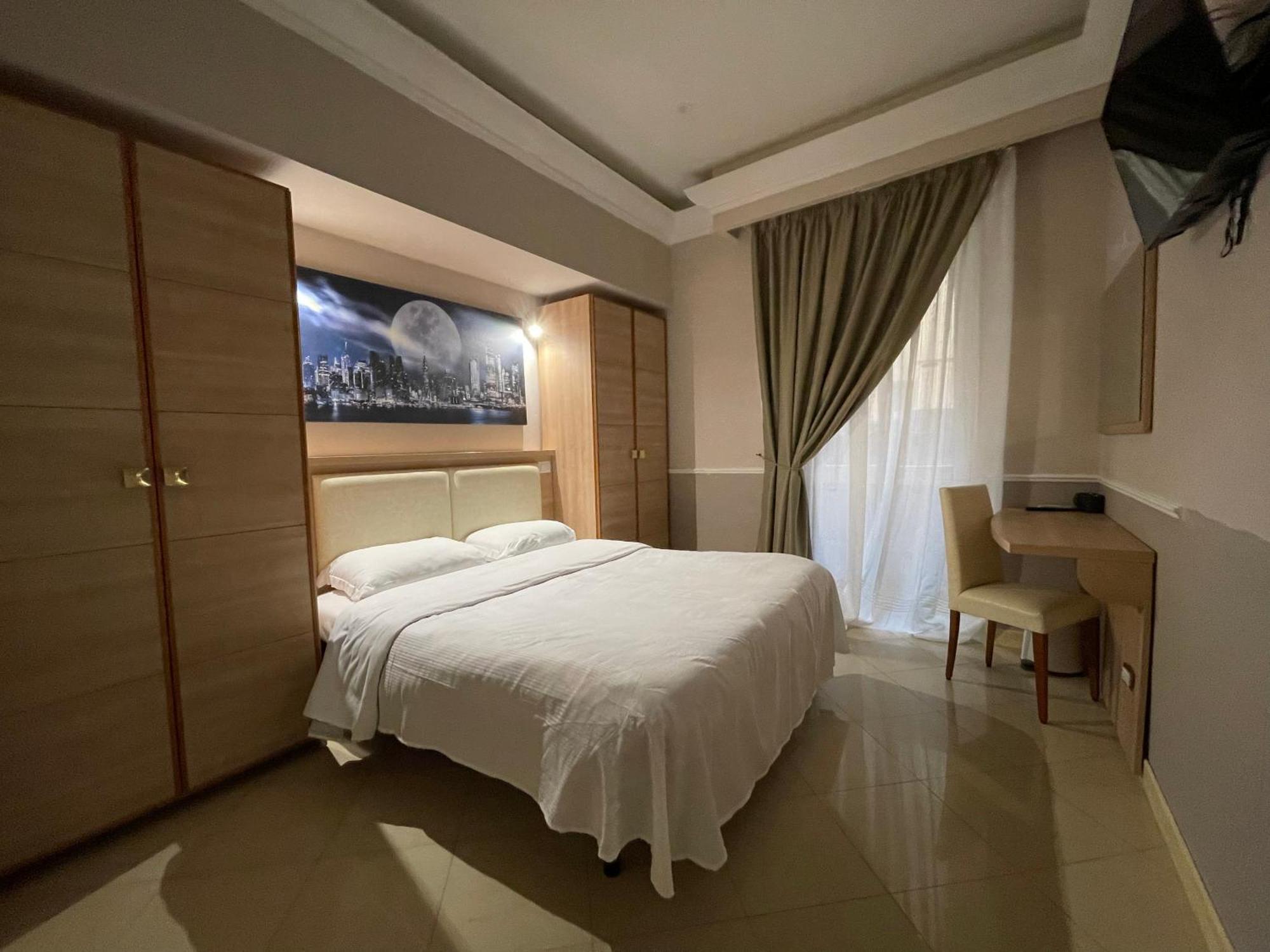 Spqr House Bed & Breakfast *