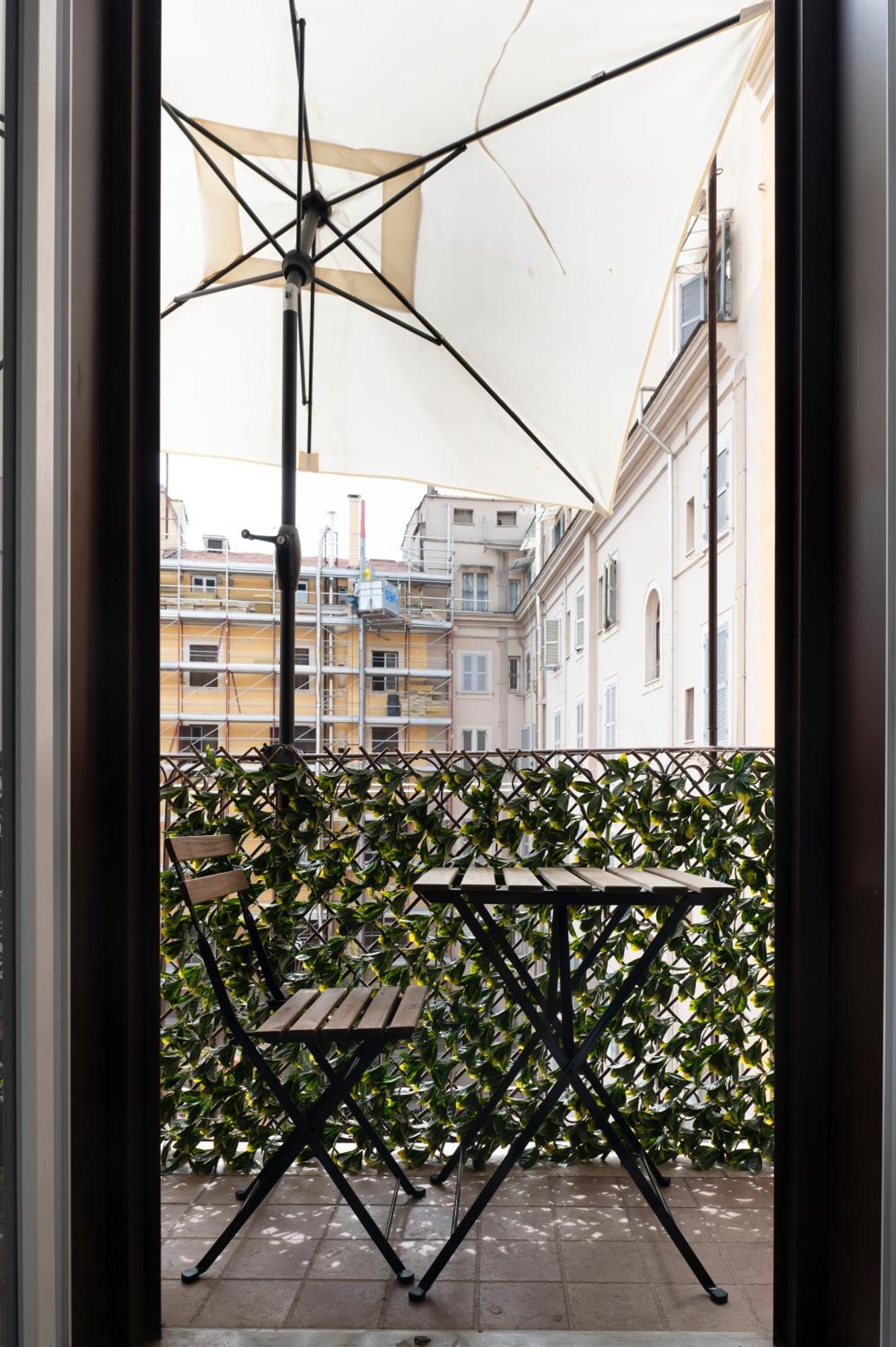 Unexpected - Spacious Modern Apartment Rome