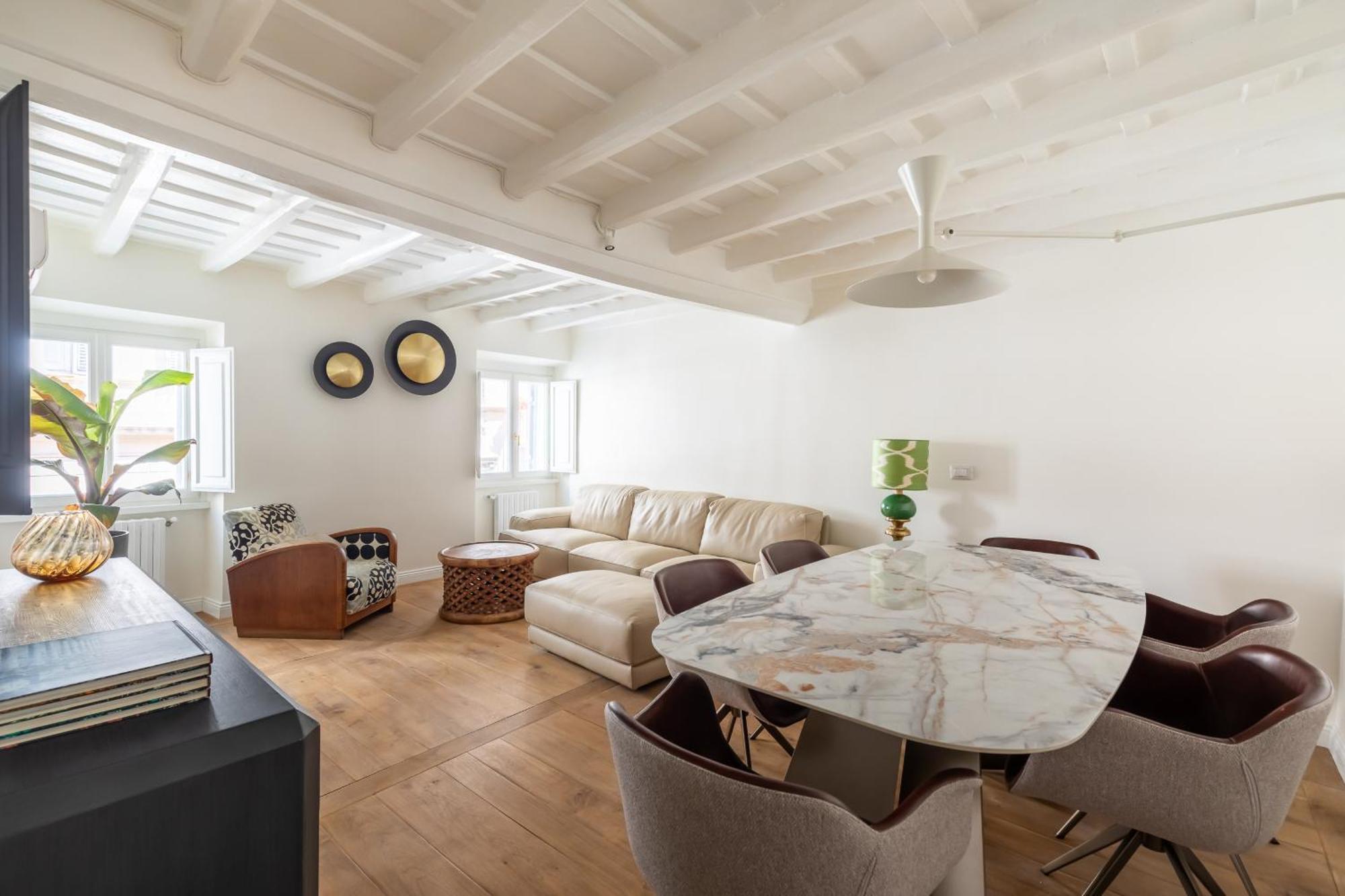 Apartment Elegance And Charm In Splendid Via Giulia