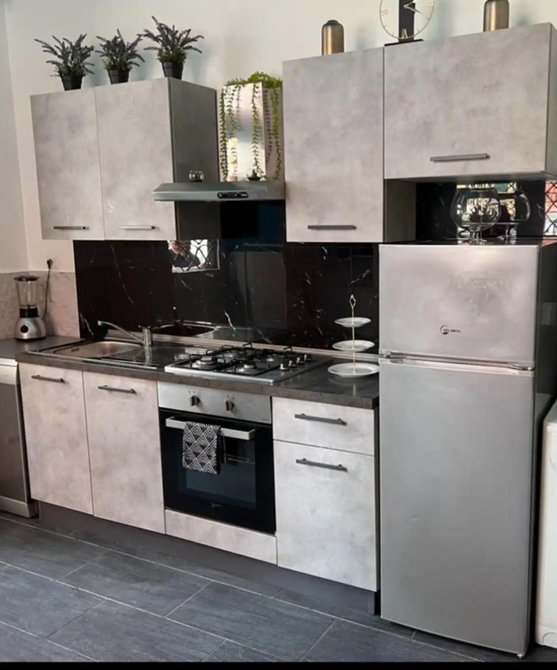 San Lorenzo Apartment *