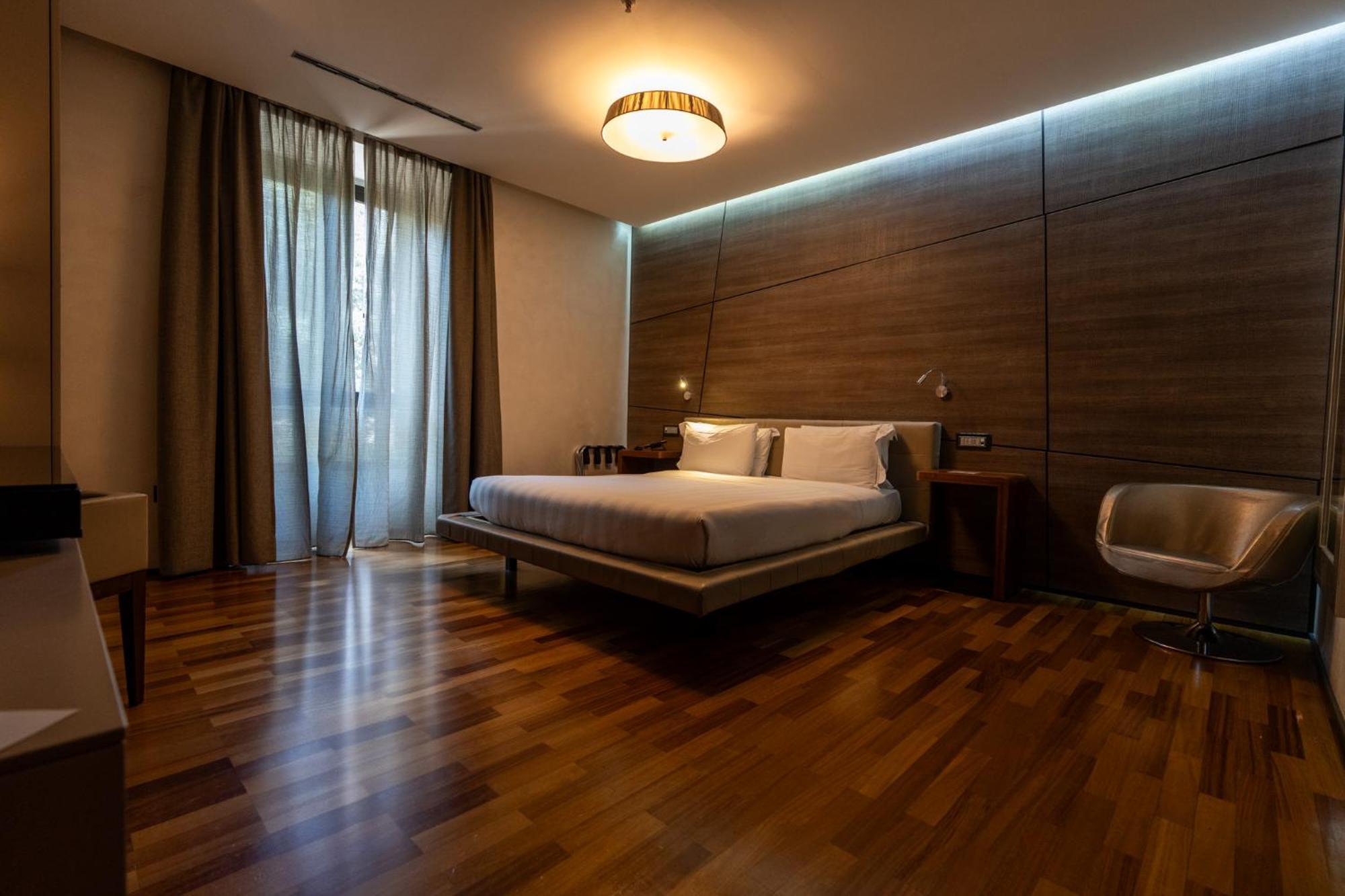 Divina Luxury 4*