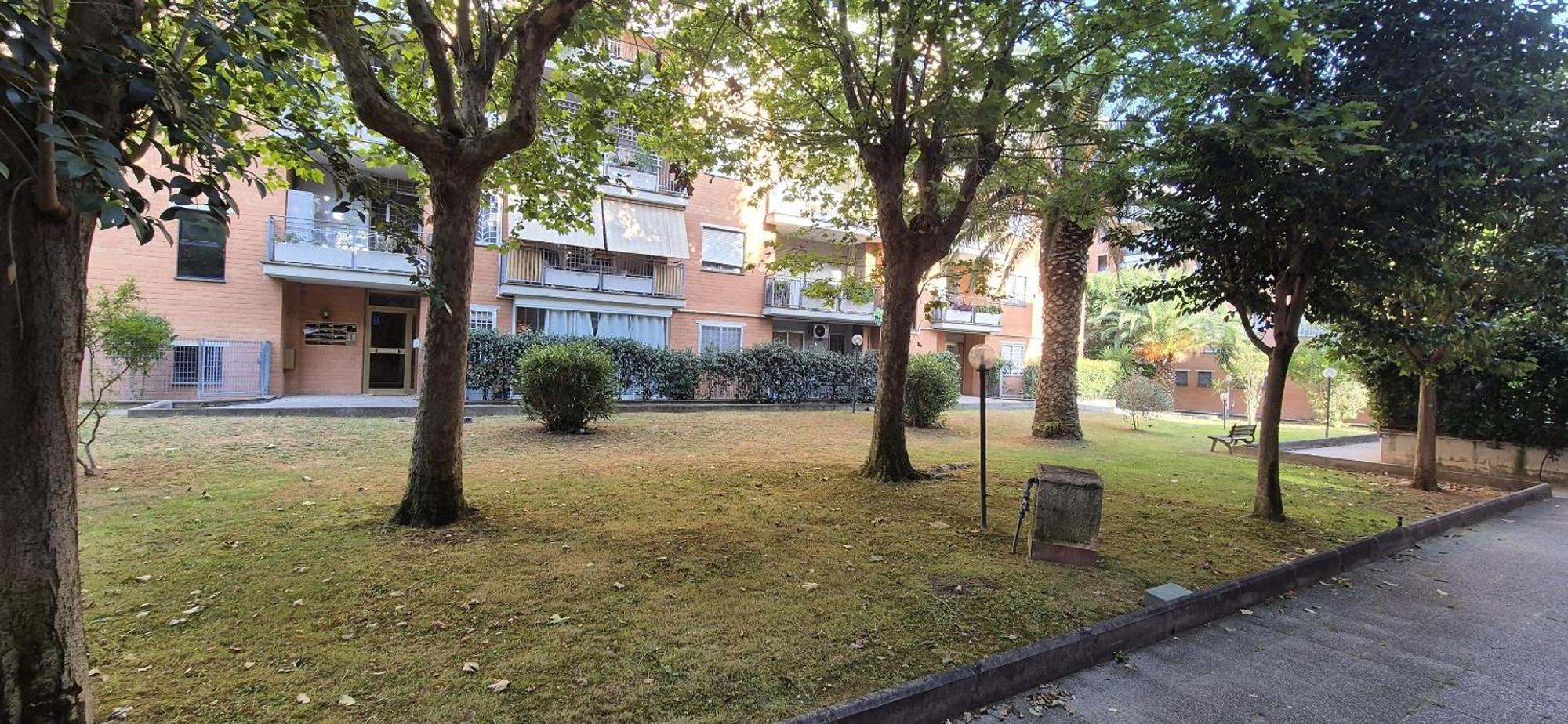 Eur Fenix Free Parking Family * Rome