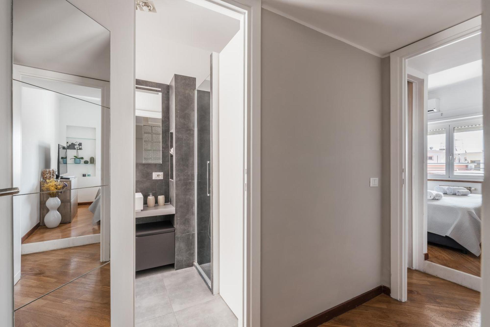 Elegant Hideaway Steps From St Peter Rome