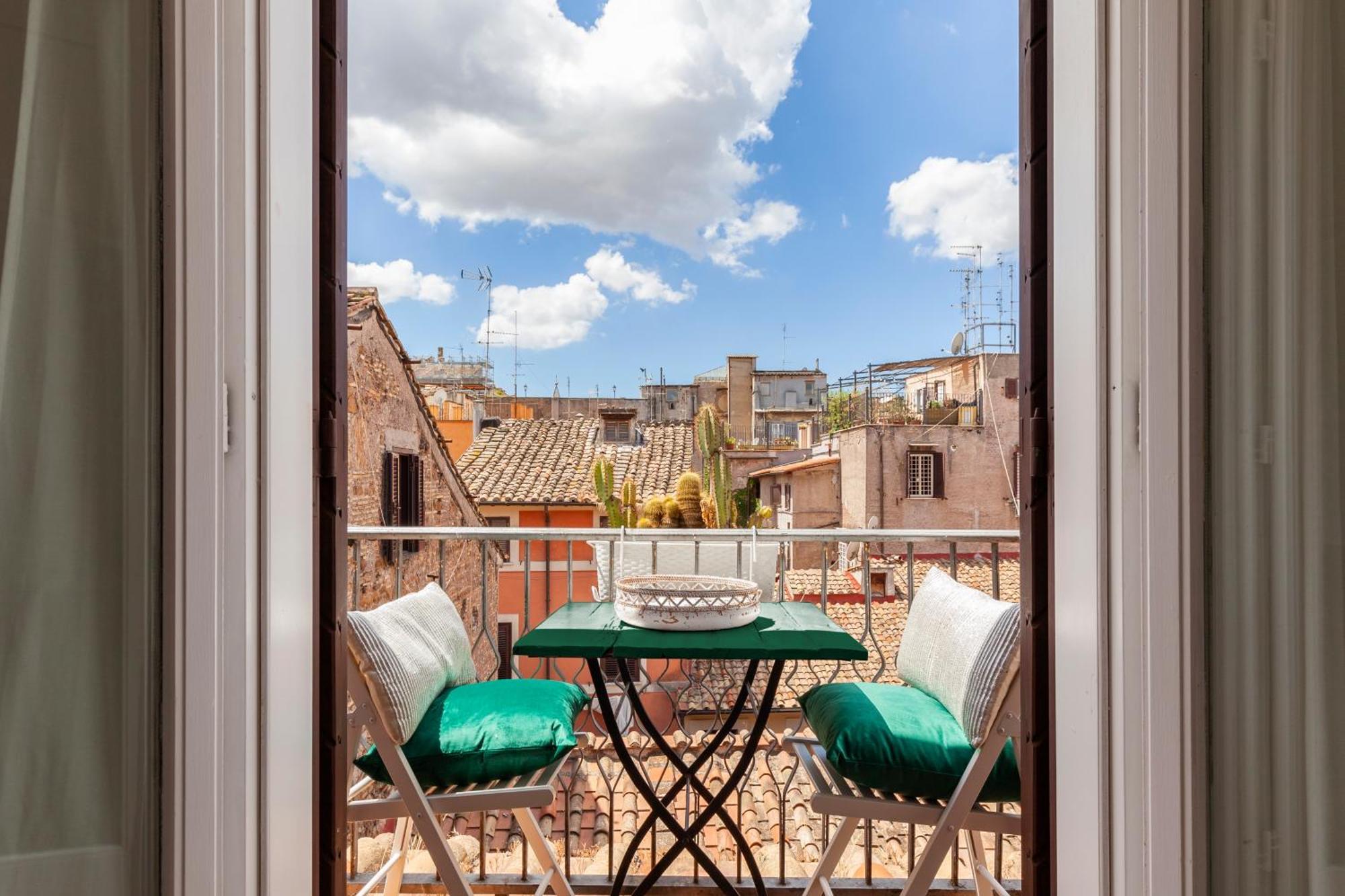 Campo Dei Fiori Sun With Balcony Appartamento